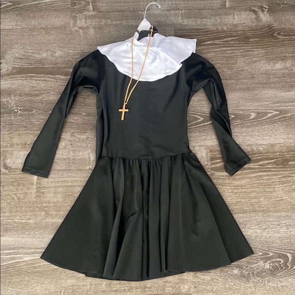 Kids Black and White Nun Halloween Costume - Picture 1 of 2